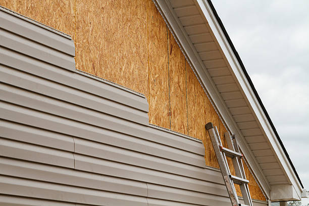 Professional Siding Repair technician working in Broadview Heights, OH